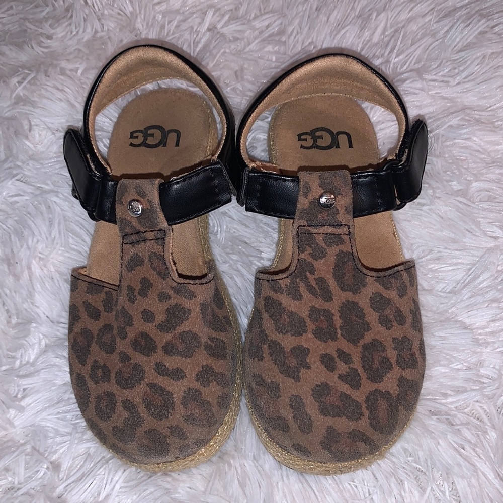 🤎🖤GIRLS UGG SANDALS 🤎🖤